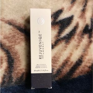 Rejuveniqe oil by monat